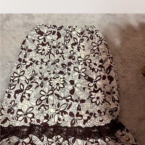 Jaclyn Smith Black and White Floral Maxi Skirt